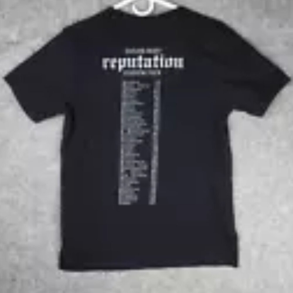 Taylor Swift Reputation Stadium Tour T-Shirt - Picture 2 of 3